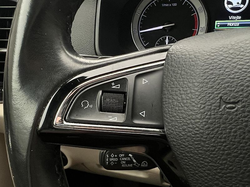 Škoda Karoq 1.5 TSI STYLE AUT CZ - fotka 23 z 44