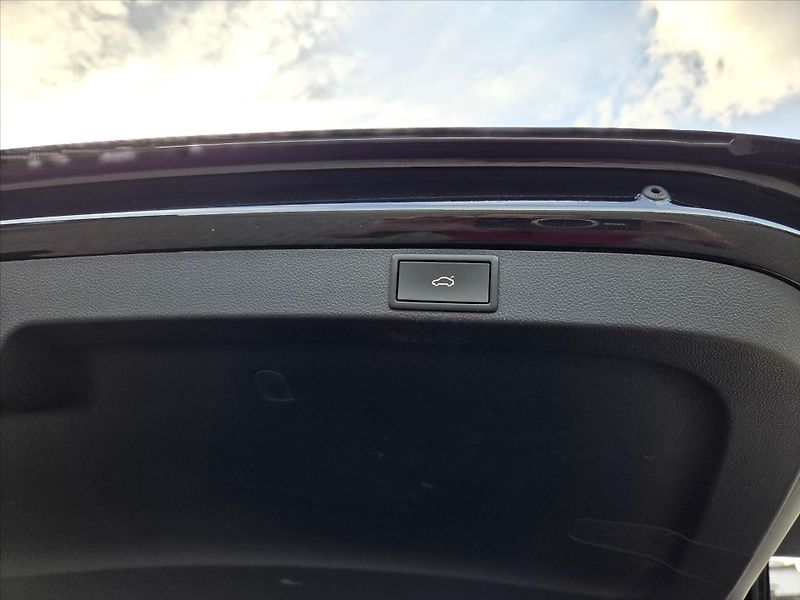 Škoda Octavia 2,0 TDi DSG Style First Editio - fotka 13 z 26