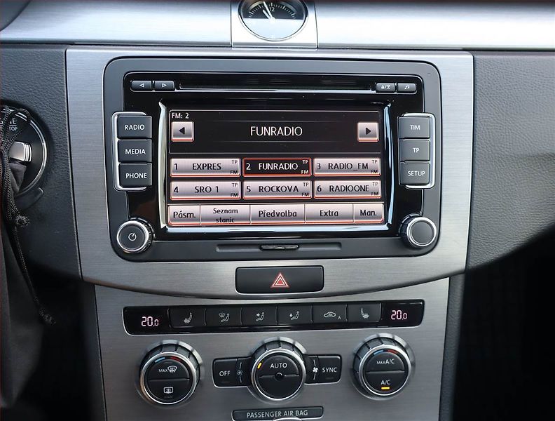 Volkswagen Passat (2014) 2.0 TDI, Automat, Serv.kniha - fotka 12 z 18