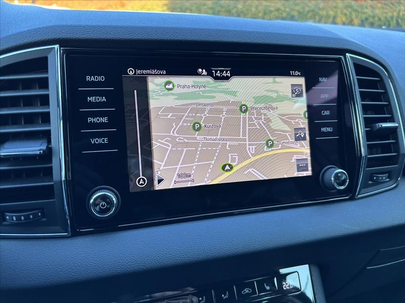 Škoda Karoq 2,0 TDi 110kW Style ADAPTIV - fotka 18 z 45