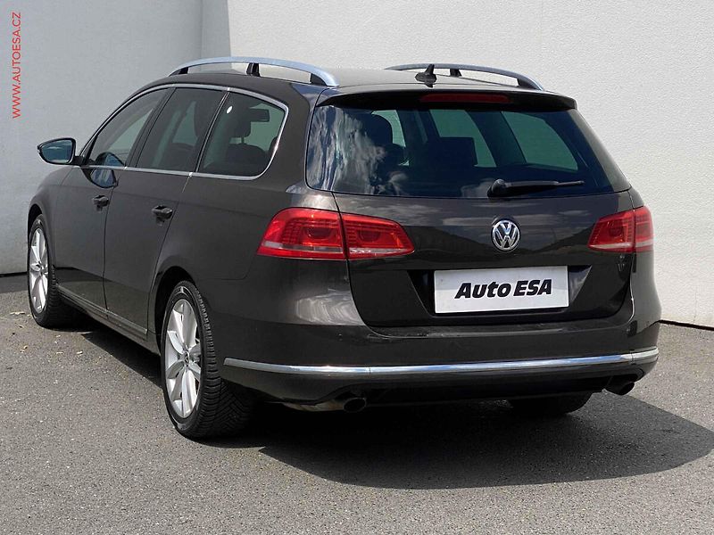 Volkswagen Passat (2012) 2.0 TDi 4x4, Highline, DSG - fotka 6 z 19