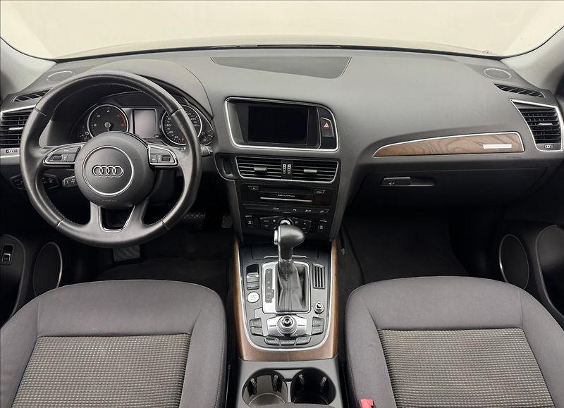 Audi Q5 3,0 4X4 EXCLUSIVE ROZVODY APOD - fotka 7 z 55