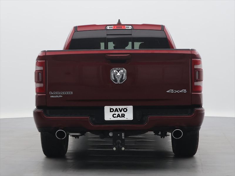 Dodge RAM 5,7 1500 295kW Laramie 4x4 - fotka 6 z 32
