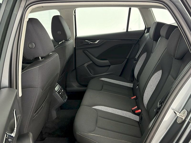 Škoda Scala (2025) 1.0TSI 85kW Selection - fotka 8 z 26