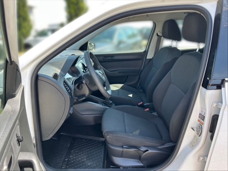 Škoda Fabia 1,0 MPI 44 Active - fotka 7 z 11