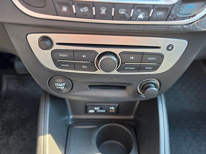 Renault Fluence (2013) 1,6DCI 96KW - fotka 10 z 24