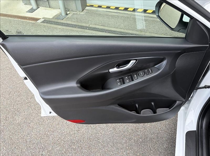Hyundai i30 1,6 CRDi  WG Style - fotka 8 z 26