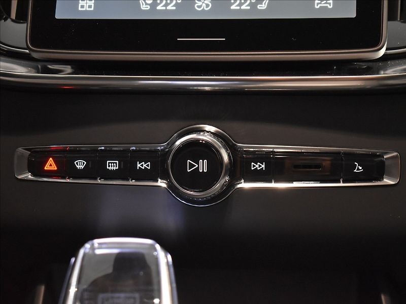 Volvo XC90 (2026) 2,0 B5  Plus Bright - fotka 30 z 38