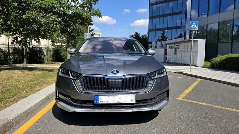 Škoda Octavia (2022) 2.0 TDI Scout 4x4, Webasto - fotka 3 z 17