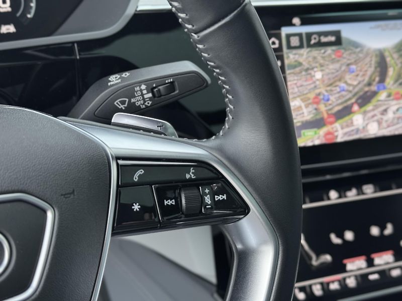 Audi e-tron Sportback 55 quattro S line - fotka 11 z 34