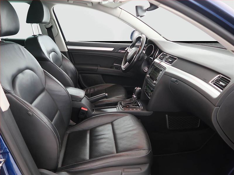 Škoda Superb (2013) Elegance 3.6 FSI V6, 4X4 - fotka 9 z 27