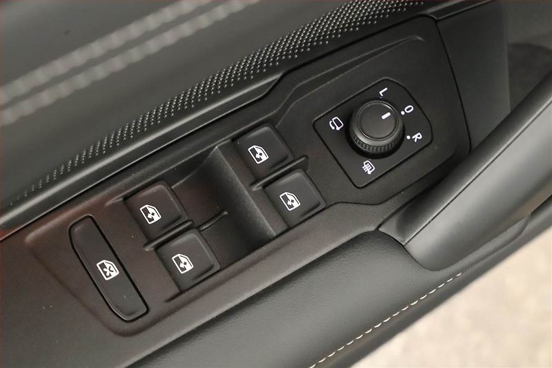 Volkswagen Tiguan (2025) 1.5 eTSI - fotka 9 z 20
