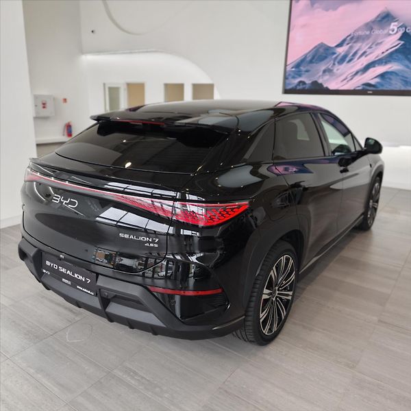 BYD Sealion 7 Excellence AWD - fotka 2 z 9