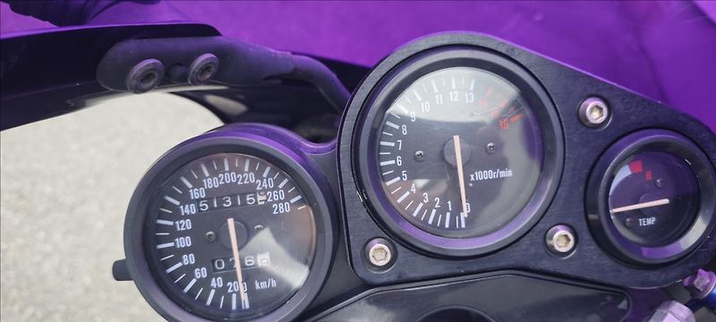Suzuki GSX-R750 0,7 - fotka 6 z 6