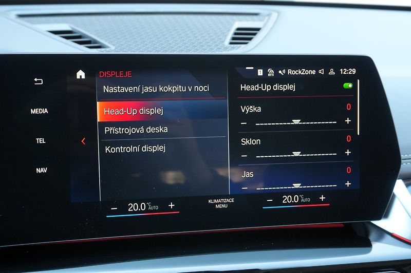BMW X1 23i xDrive, Tažné, 360° kamera - fotka 26 z 40