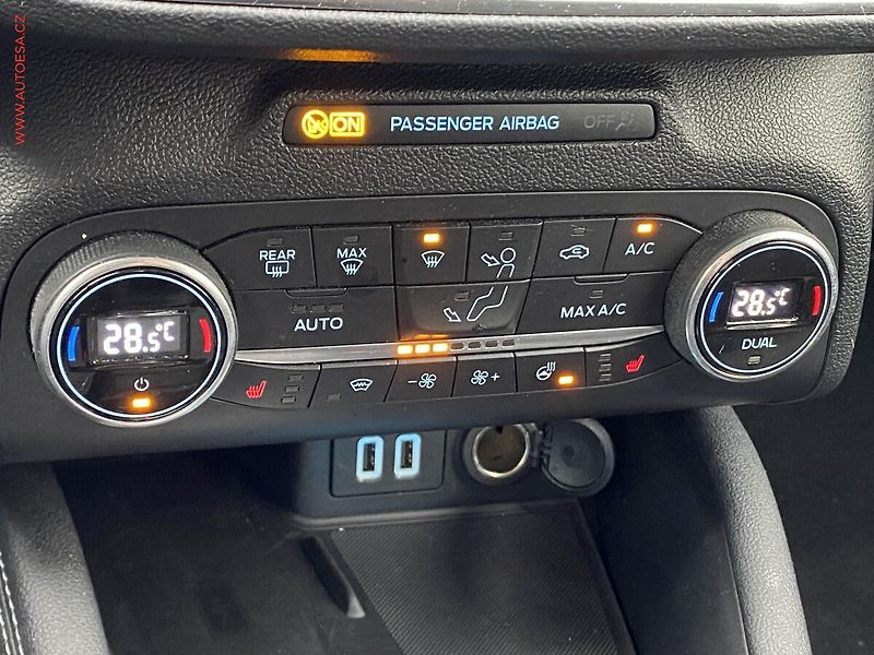 Ford Focus (2021) 2.0 TDCi, Titanium, AT, LED - fotka 16 z 20
