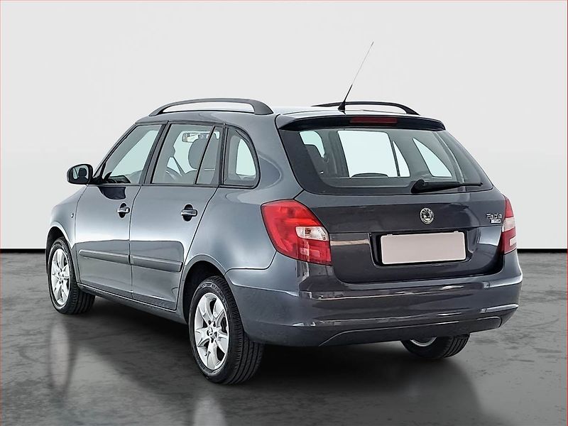 Škoda Fabia (2011) 1.2 TSI, Automat, Tempomat - fotka 4 z 14