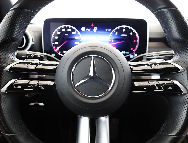 Mercedes-Benz Třídy C (2022) C 220 d - fotka 8 z 21