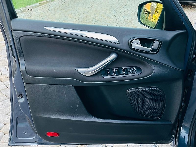 Ford Galaxy 2.0TDCi MAN 7MÍST KAMERA TAŽNÉ - fotka 29 z 45