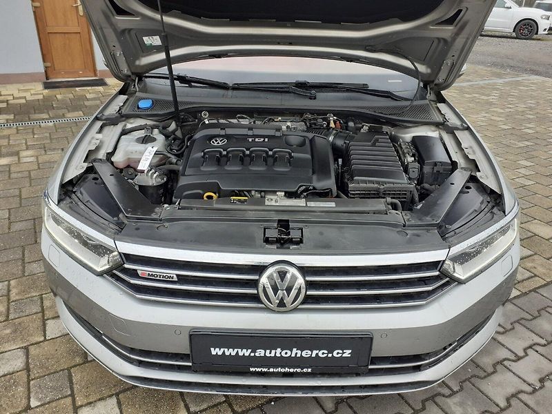 Volkswagen Passat Variant (2015) 2.0 TDi 176 Kw 4x4 DSG - fotka 29 z 47