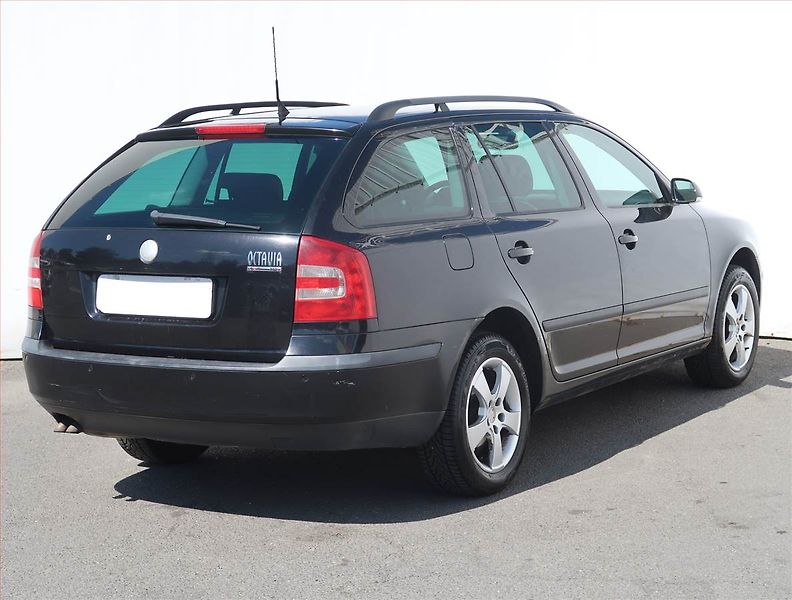 Škoda Octavia (2007) Elegance 2.0 TDI, 4X4 - fotka 5 z 19