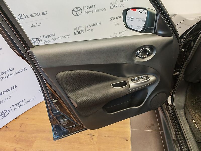Nissan Juke 1.6 Acenta Automat - fotka 15 z 33