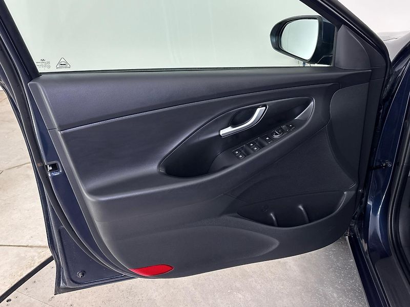 Hyundai i30 Smart DCT - fotka 13 z 27