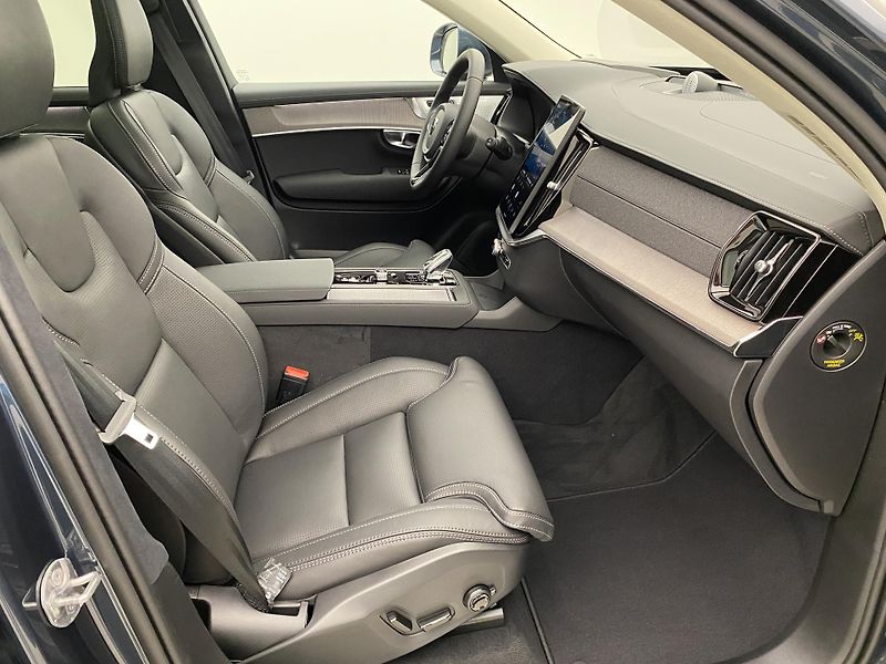 Volvo XC90 (2026) B5 AWD AUT BRIGHT ULTRA 7míst - fotka 30 z 74