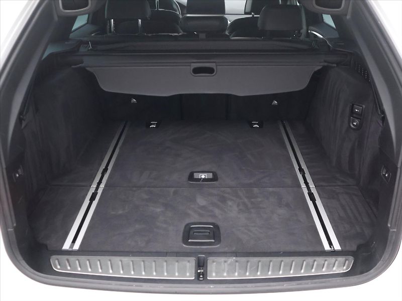 BMW Řada 5 3.0 540d 250kW xDrive CZ DPH - fotka 10 z 44