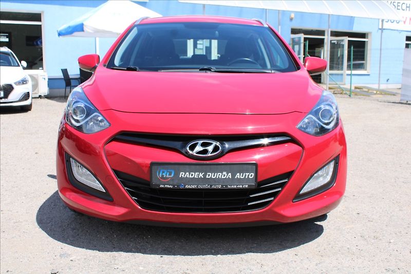 Hyundai i30 1,6 i  NOVÉ V ČR - fotka 2 z 36