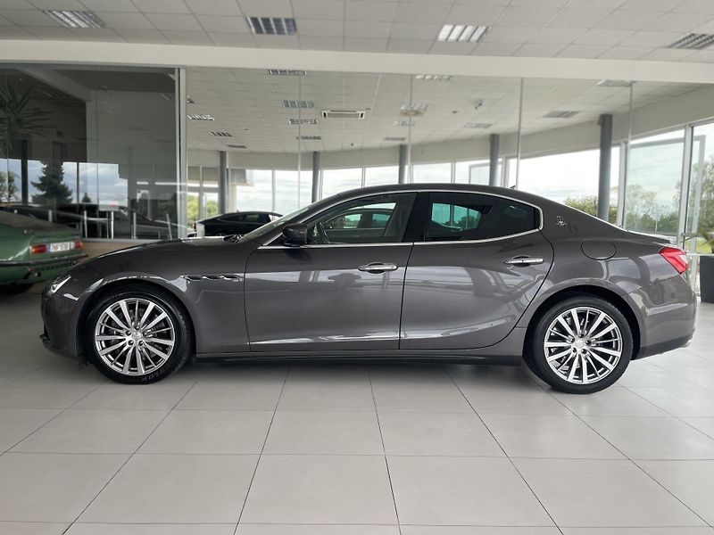 Maserati Ghibli SQ4 302kW*V6*KeyLess*TopStav - fotka 6 z 38
