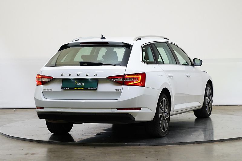 Škoda Superb - fotka 2 z 30