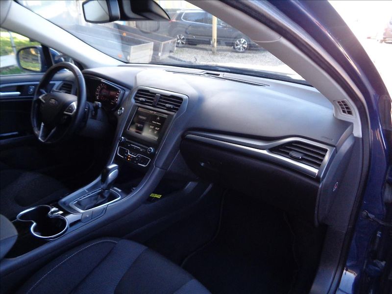 Ford Mondeo 2,0 - fotka 11 z 16
