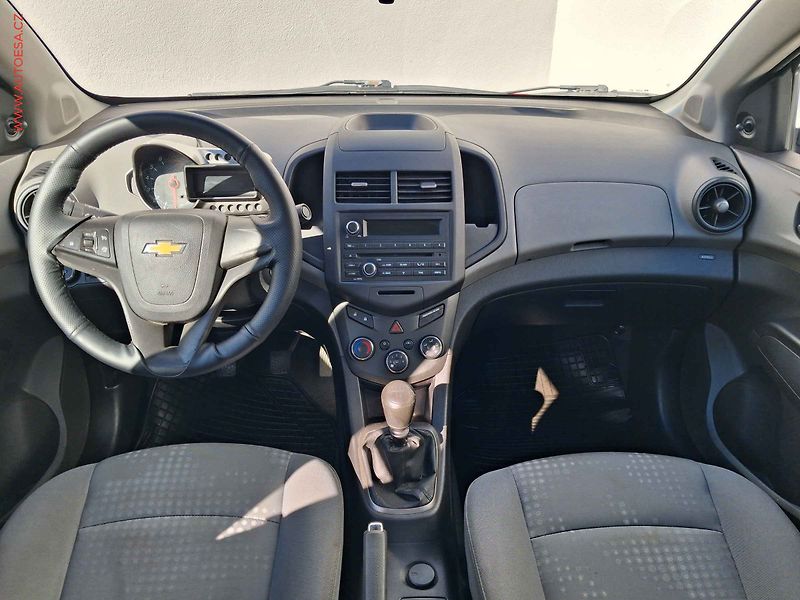 Chevrolet Aveo (2012) 1.2i, Klima - fotka 8 z 15
