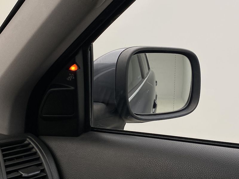 Volvo XC90 D5 AWD SPORT REZERVACE - fotka 28 z 42