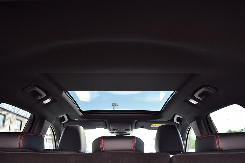 Ford Kuga (2022) 2.5 DURATEC PHEV 112kw e-CVT - fotka 12 z 50