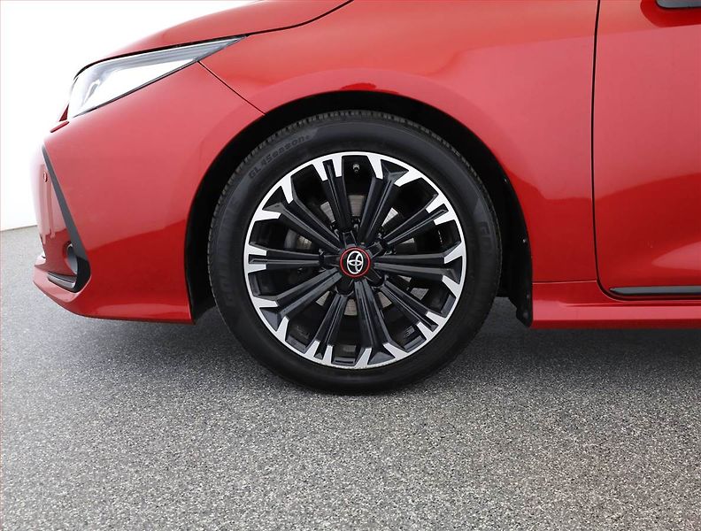 Toyota Corolla (2021) GR Sport 1.8 Hybrid, Automat - fotka 16 z 16