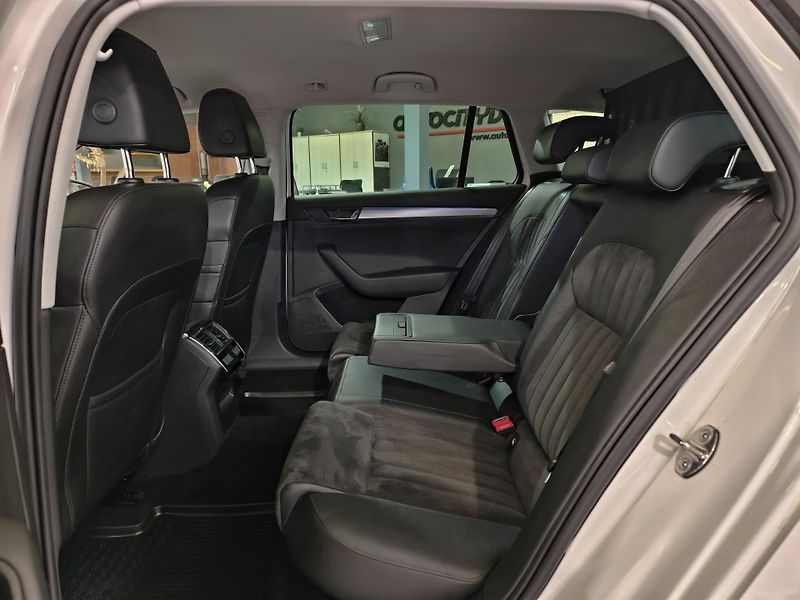 Škoda Superb 2.0 TDi 140kW 4x4 DSG STYLE - fotka 10 z 25