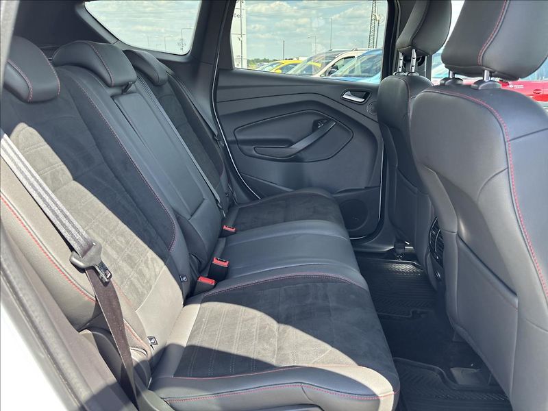 Ford Kuga 2,0 EcoBoost 170 kW ST-Line - fotka 15 z 44
