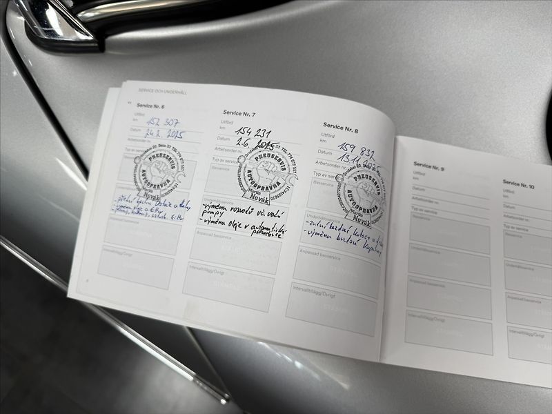 Volvo XC40 2,0   D4 INSCRIPTION ZÁRUKA 28 - fotka 46 z 46
