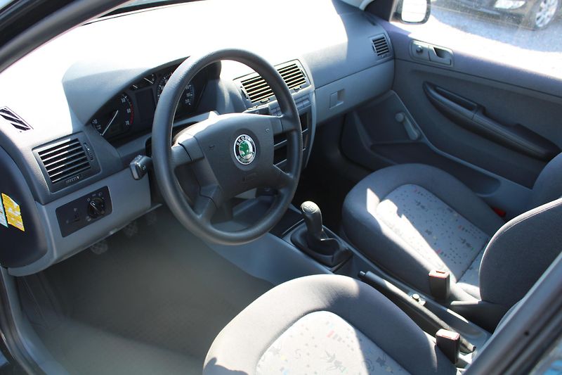 Škoda Fabia (2002) 1.2i KOUPENO ČR 1.MAJITEL - fotka 9 z 16