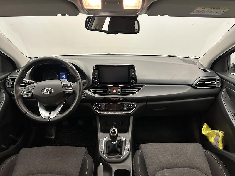 Hyundai i30 1.5 T-GDi Smart - fotka 5 z 27