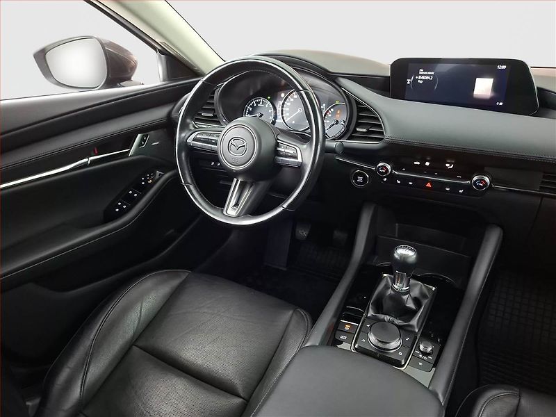 Mazda 3 (2022) Luxury 2.0 e-Skyactiv X - fotka 7 z 20
