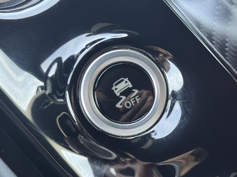 Mercedes-Benz AMG GT (2017) R 4.0 V8 430kW, Carbon Ceramic - fotka 37 z 61