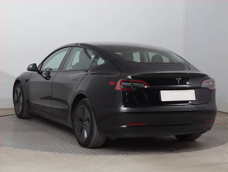 Tesla Model 3 (2023) Standard Range LFP, SoH 96% - fotka 4 z 23