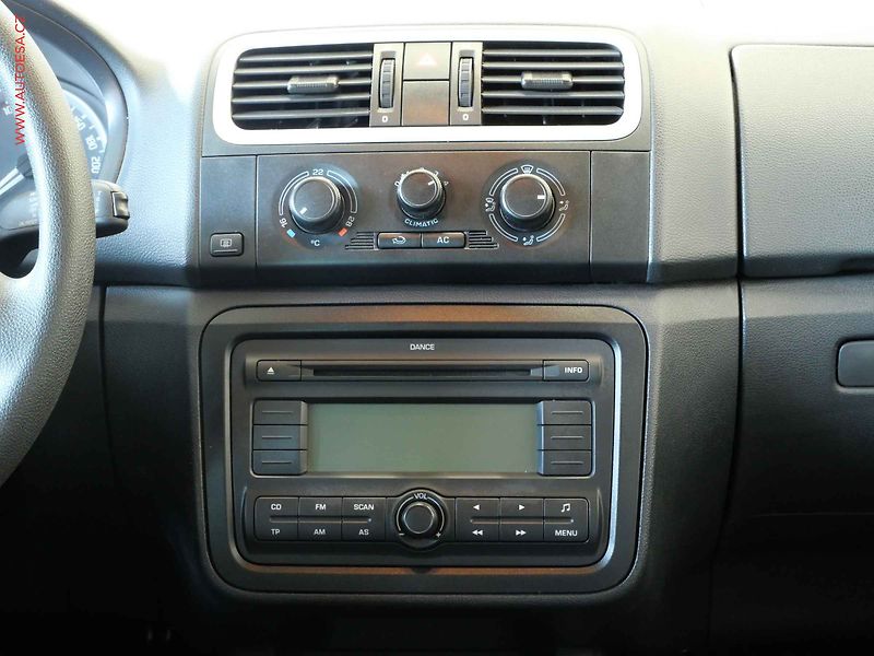 Škoda Roomster (2010) 1.4TSI, 1.maj,ČR, AC, park - fotka 13 z 17