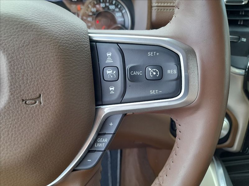 RAM 1500 5,7 HEMI LARAMIE 4x4 - fotka 20 z 33