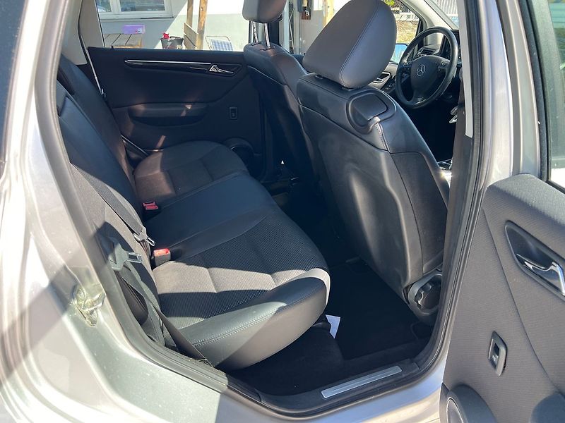 Mercedes-Benz Třídy A 2.0 CDI - fotka 12 z 15