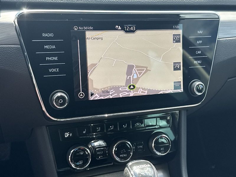 Škoda Superb (2023) Combi 2.0 TDI DSG Style - fotka 17 z 34