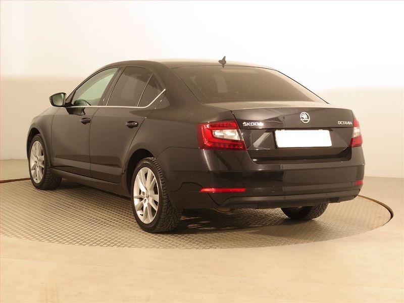 Škoda Octavia (2019) Ambition 2.0 TDI, Automat - fotka 4 z 16